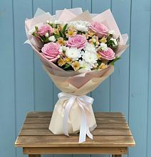 Букет французская меренга #REPLACE_PRED# Инзе Букет цветов из:  Гвоздики, Орхидеи и Розы #REPLACE_PRED# Инзе