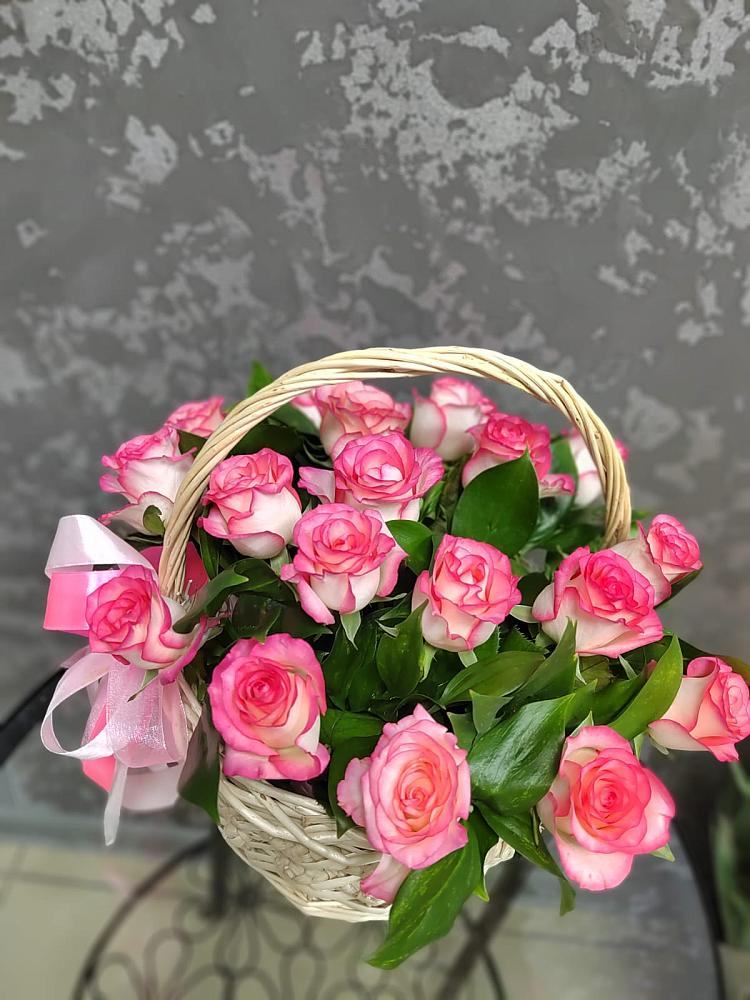 Цветочная композиция из Розы в корзине в Инзе
