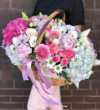 Композиция солнечный день в Инзе Цветочная композиция из Розы, Хризантемы, Пионы и Лизиантусы в корзине в Инзе