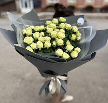 Букет Белые кустовые розы Солинеро в Инзе