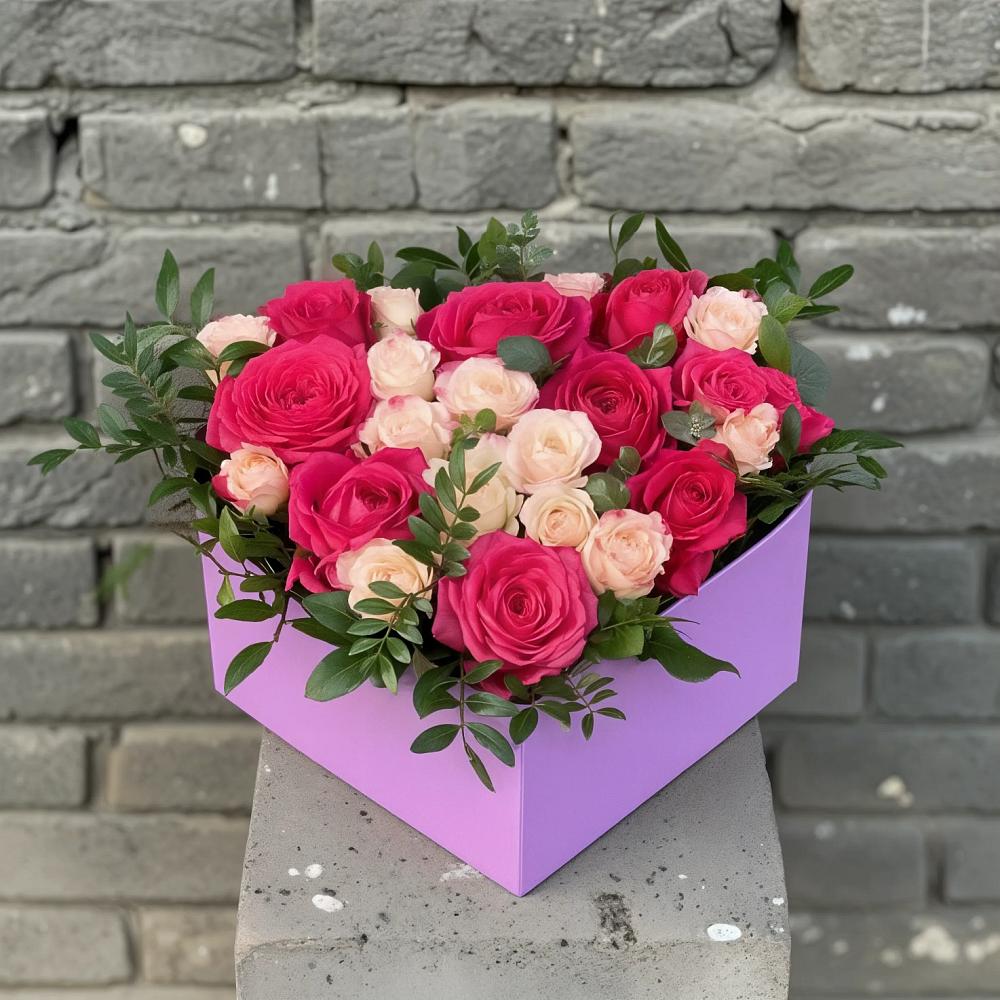 Цветочная композиция из Розы в коробке в Инзе