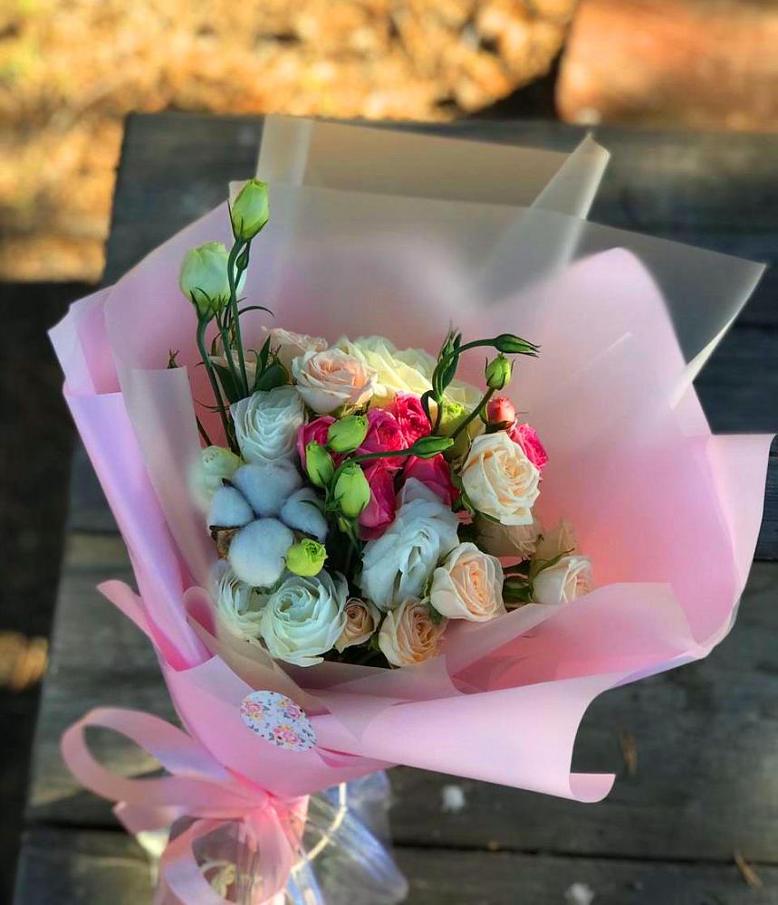 Букет цветов из: Розы и Лизиантусы в Инзе