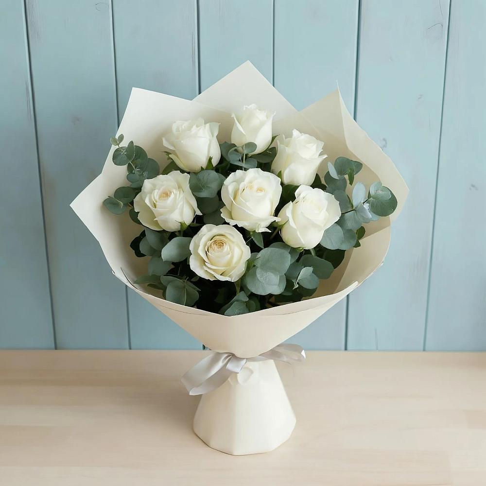 Букет Белые розы в Эвкалипте в Инзе