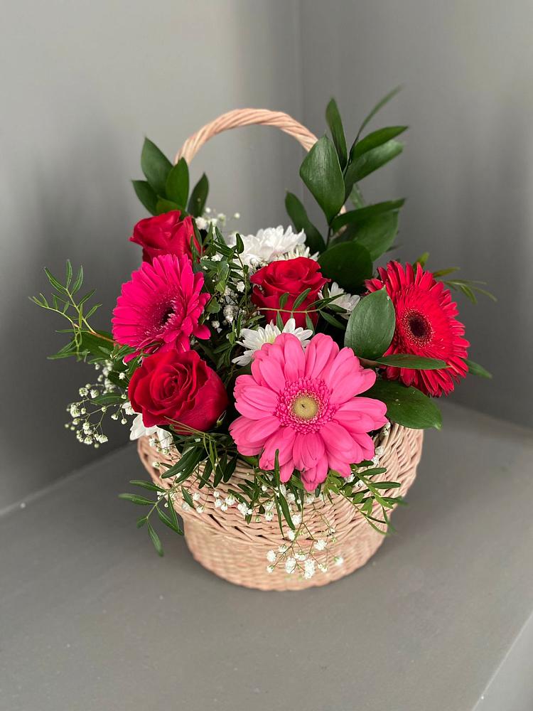 Цветочная композиция из Розы, Хризантемы и Герберы в корзине в Инзе