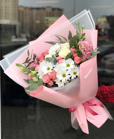 Букет цветов из: Розы, Лизиантусы и Хризантемы в Инзе