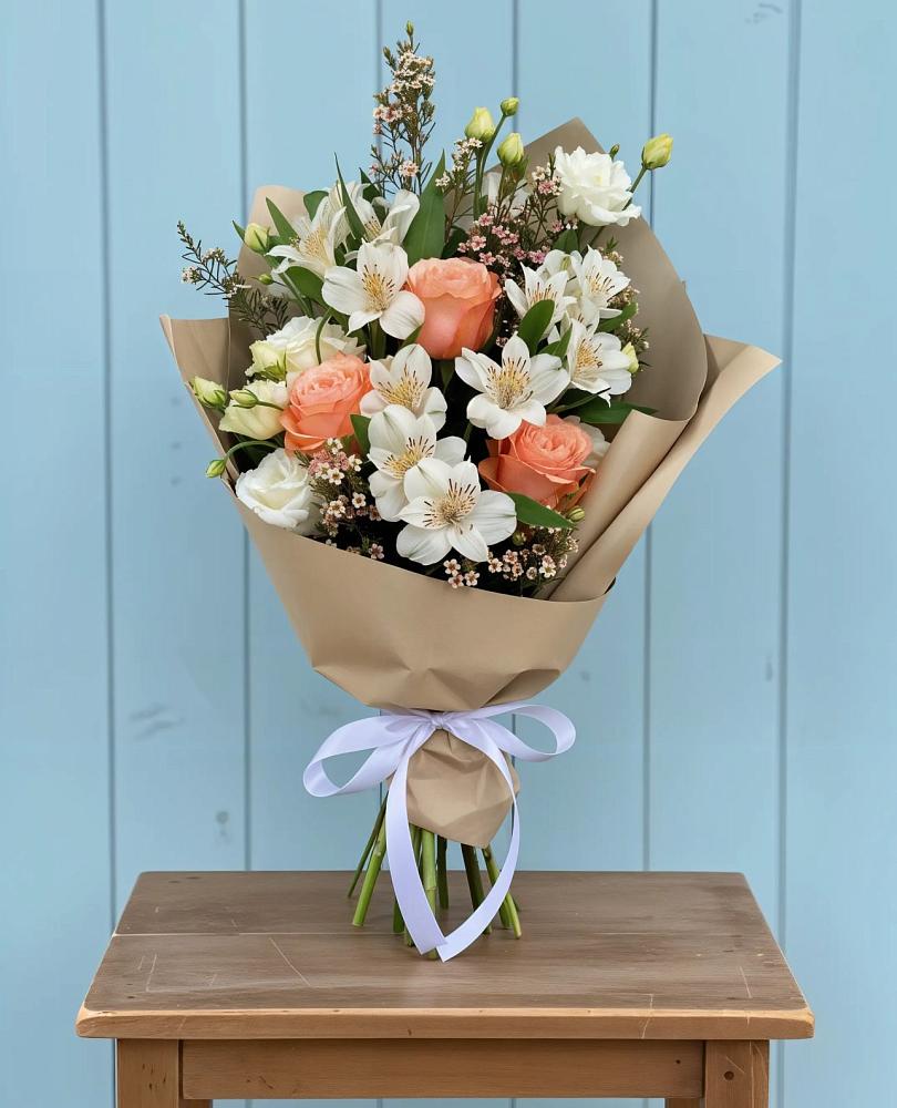 Букет цветов из: Альстромерии, Лизиантусы, Розы и Хризантемы в Инзе